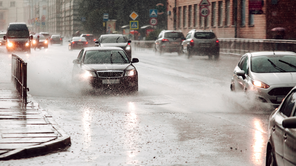 6 Safety Tips for Driving in Heavy Rain